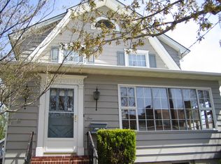 1 Laurel Pl, North Brunswick, NJ 08902