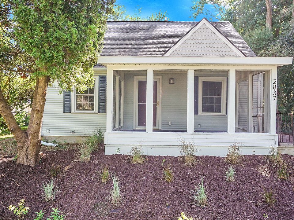 1st image of 2837 Elmwood St