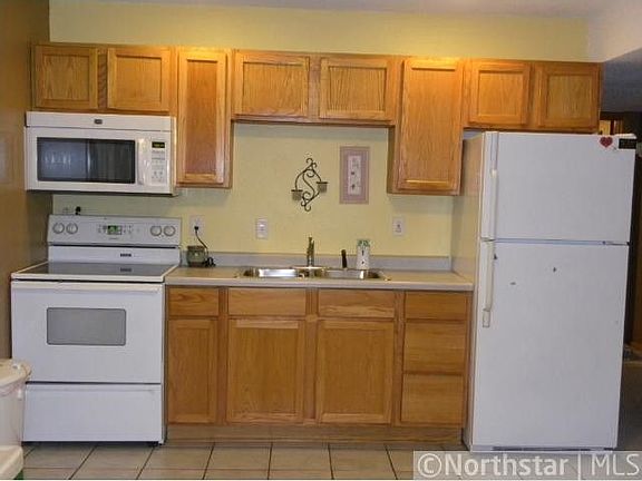 4th image of 873 Hillside Ave SW