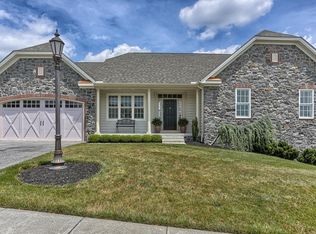 30 Woodhaven Dr, Gettysburg, PA 17325