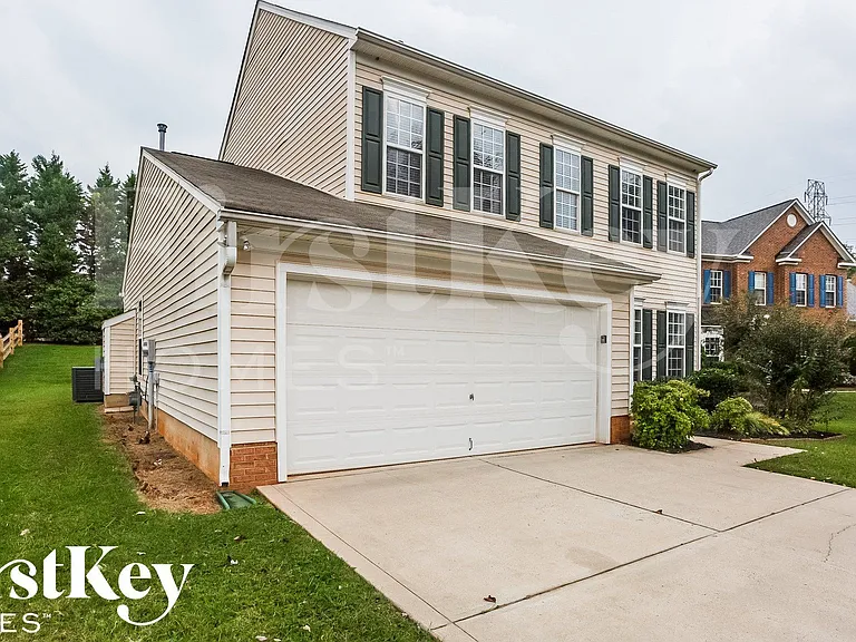10912 Harringham Ln — Photo 3