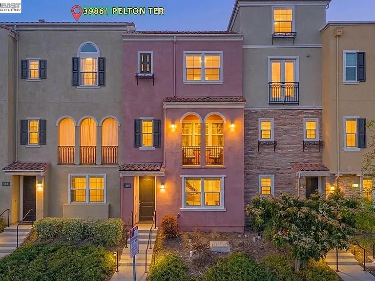 39861 Pelton Ter — Photo 2