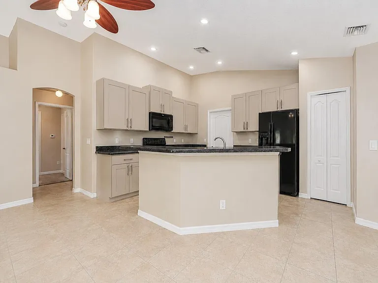 113 Stony Point Dr — Photo 16