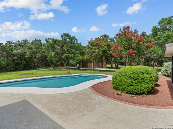 8121 GARDEN NORTH DR, San Antonio, TX 78266