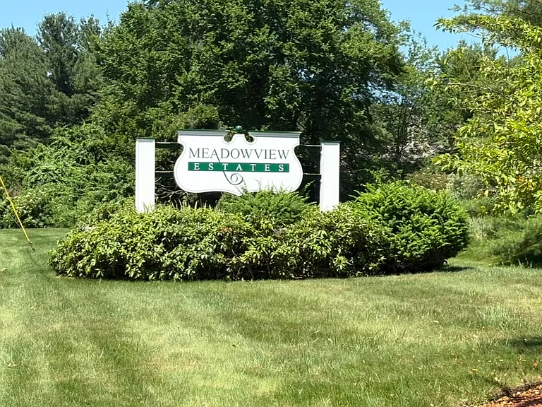 121 Cadogan Way — Photo 3