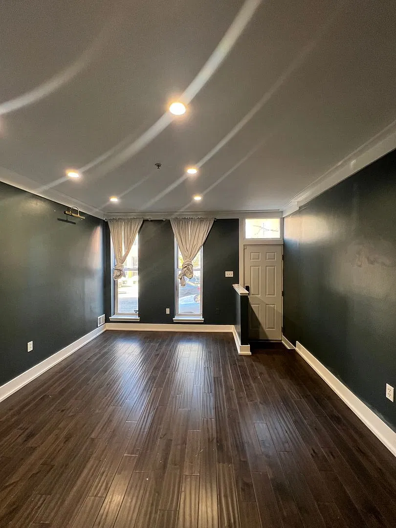 Spacious 3 Bedroom Home in East Baltimore — Photo 3