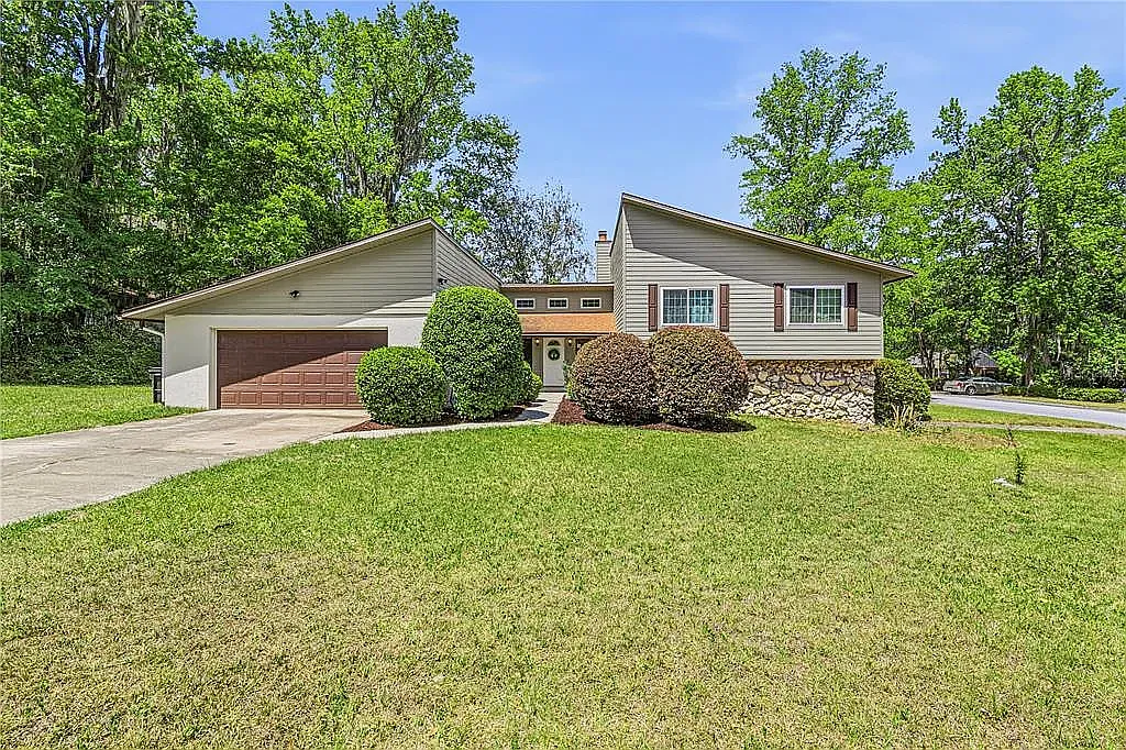 4 bed, 2893 sqft, $2,850 — Photo 1