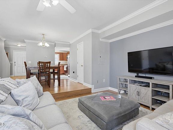 4th image of 2201 Cherokee Rd APT 16