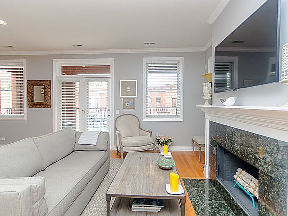 4th image of 1814 W Belmont Ave #1