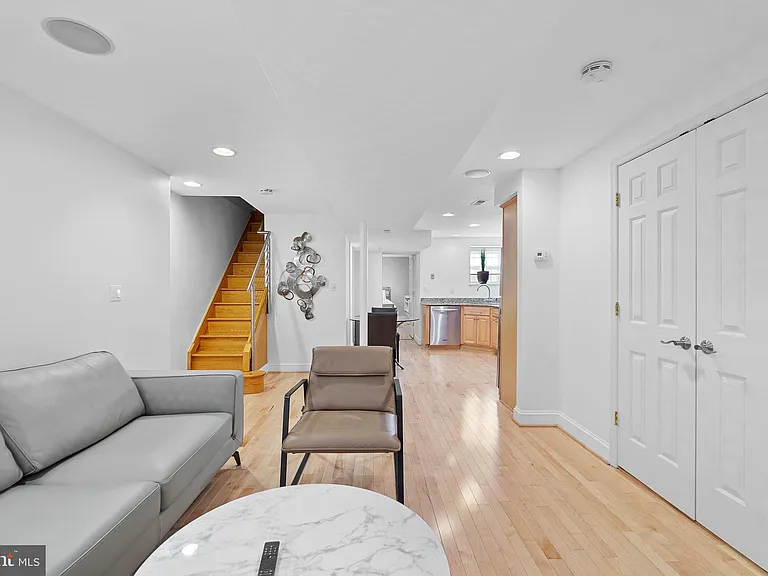 936 T St NW #B — Photo 5