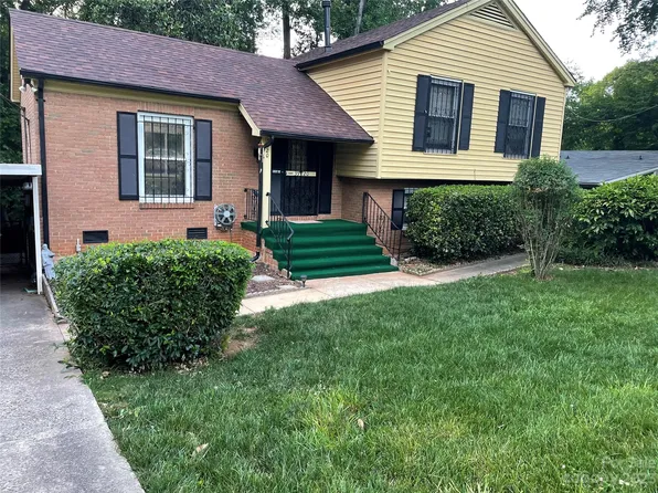 3520 Sargeant Dr, Charlotte, NC 28217