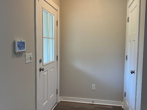 3rd image of 107 Fox Run Dr