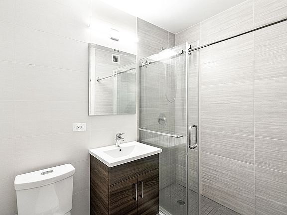 5th image of 235 W 48th St APT 29H