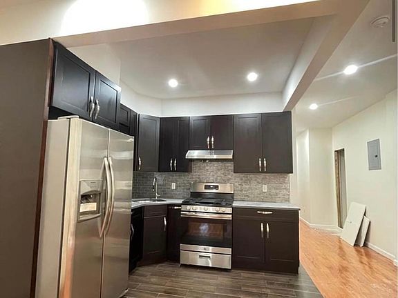 3rd image of 8812 19th Ave APT 2