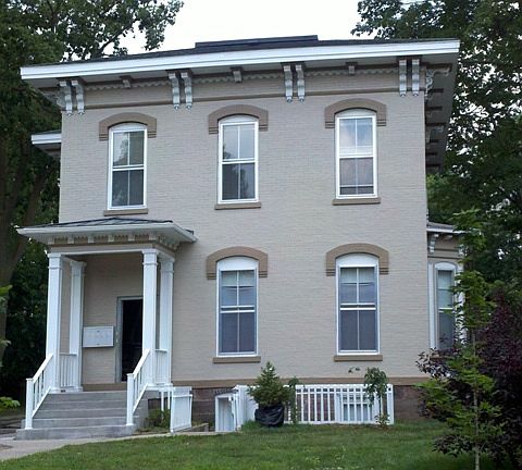 2nd image of 216 N Jackson St