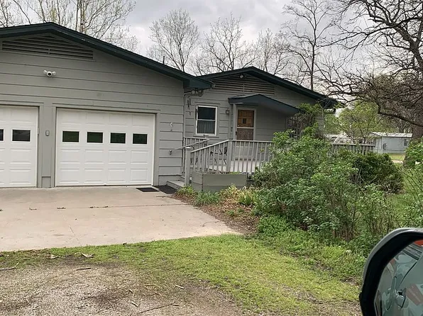 302 N Dane Rd, Williamsburg, KS 66095