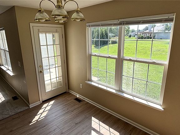 4th image of 2712 Fieldbrook Ct