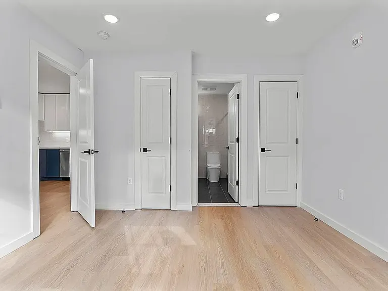55 Atunxis Ave #29 — Photo 42