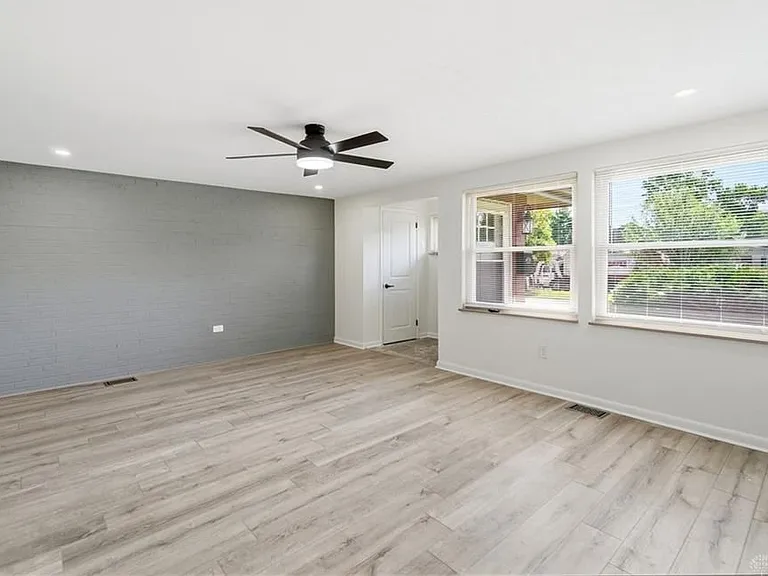 3205 Ackerman Blvd — Photo 10