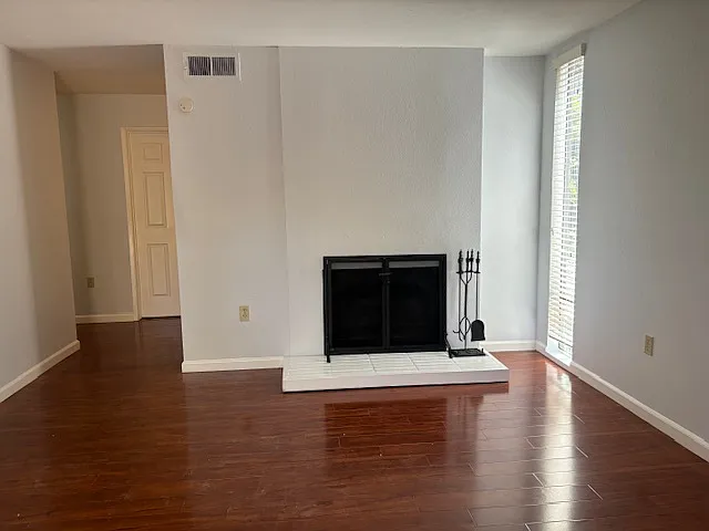 877 Woodside Ln E #9 — Photo 6