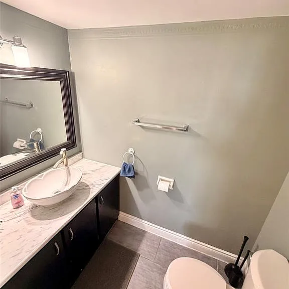 150 Park St W #1413 — Photo 18