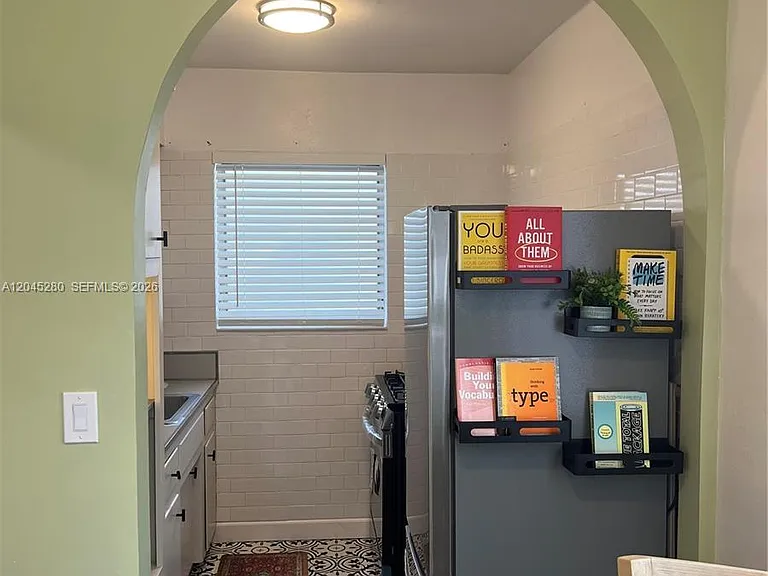 7720 Harding Ave #8 — Photo 16