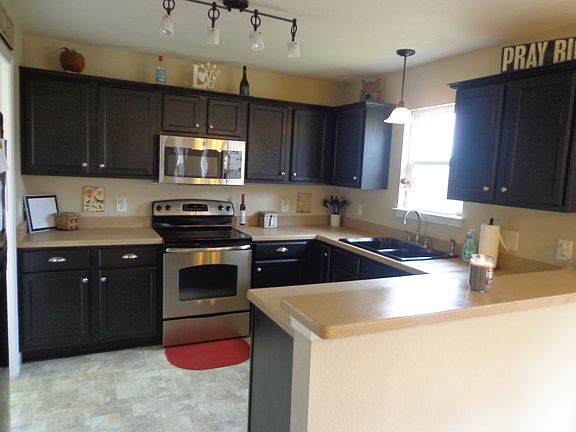 3rd image of 324 Foster Dr