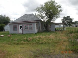 718 N Main St, Mountain Park, OK 73559