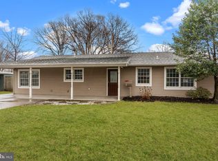 333 Thornridge Dr, Levittown, PA
