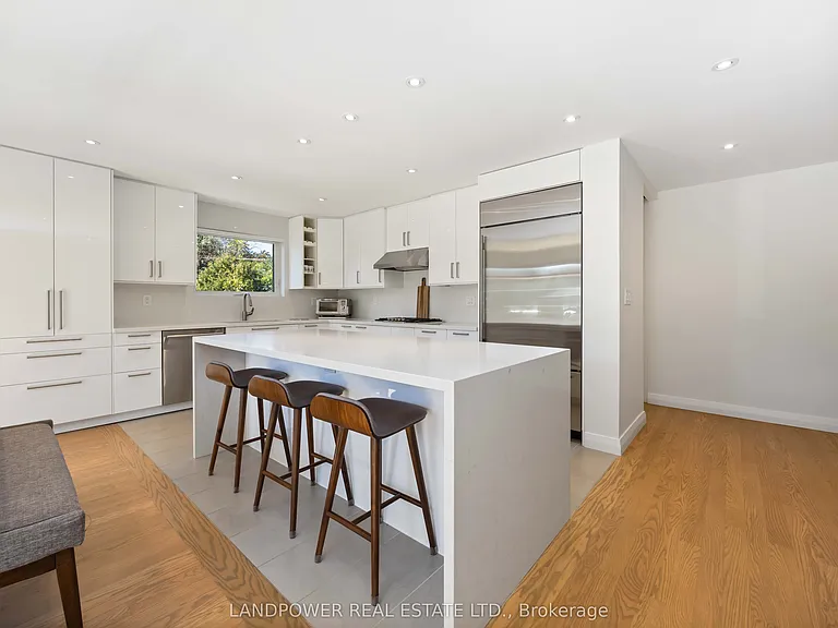 48 Marowyne Dr — Photo 12