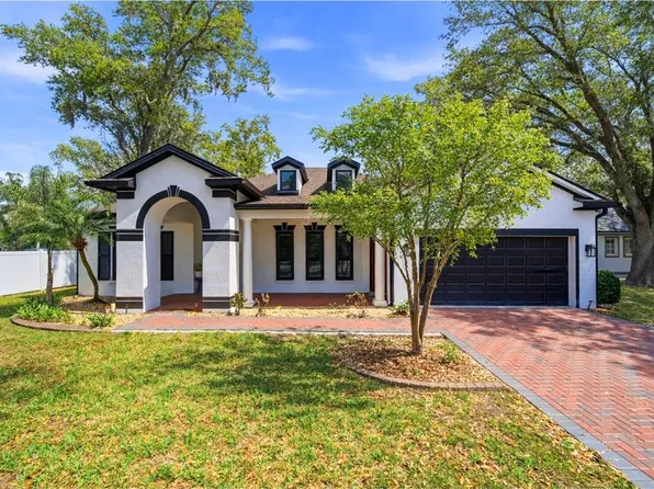 1605 Hidden Meadow Ct, Valrico, FL 33594