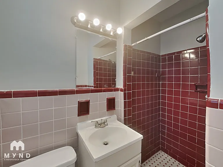 510 9th Ave — Photo 14
