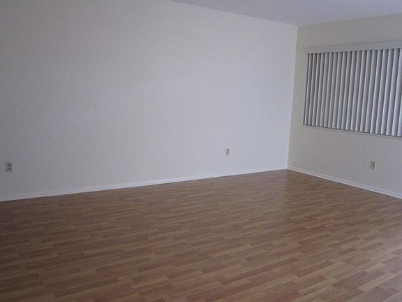 5th image of 131 Doolen Ct APT 109