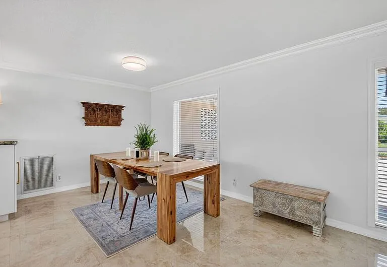 424 SW 7th Way — Photo 15