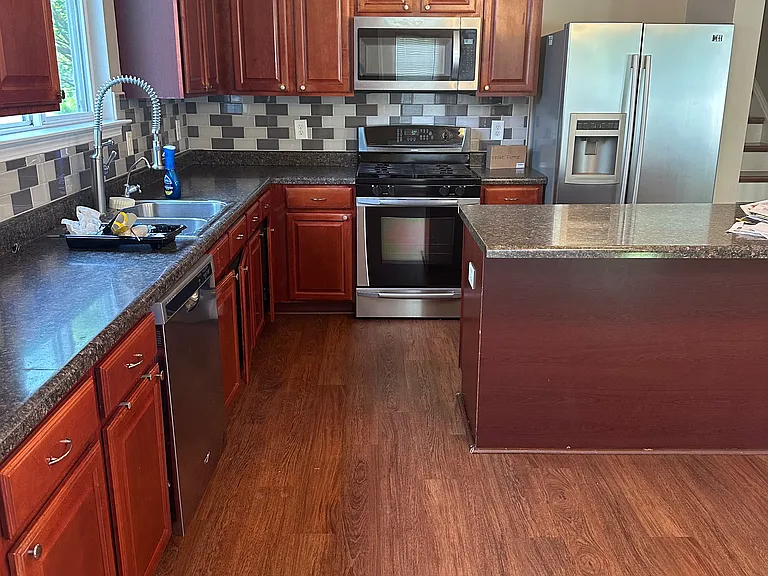 708 Hewespoint Ct — Photo 27