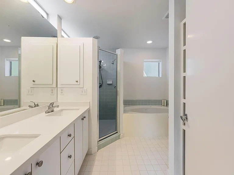 824 Ruthven St — Photo 21