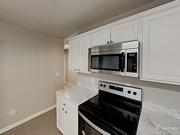 5th image of 4207 Clovelly Dr