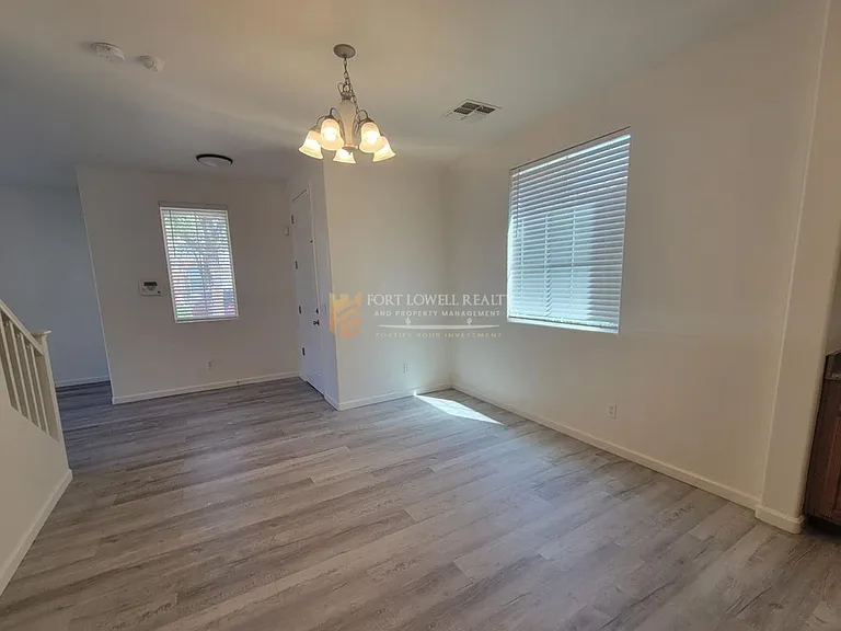 7226 S 48th Gln — Photo 7