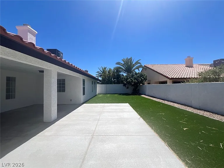 5645 W Katie Ave — Photo 31