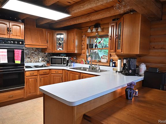5th image of 16501 Hannan Rd