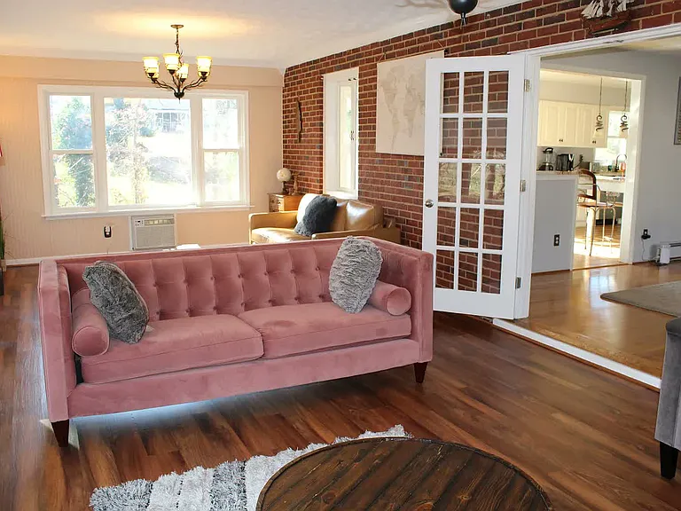 403 Careybrook Ln — Photo 6