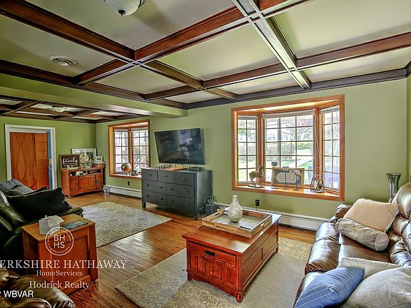 5th image of 352 Bayard St