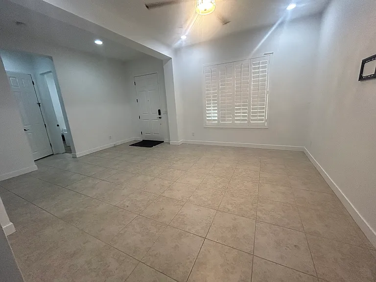 Guests Sit-Out Room without the furniture