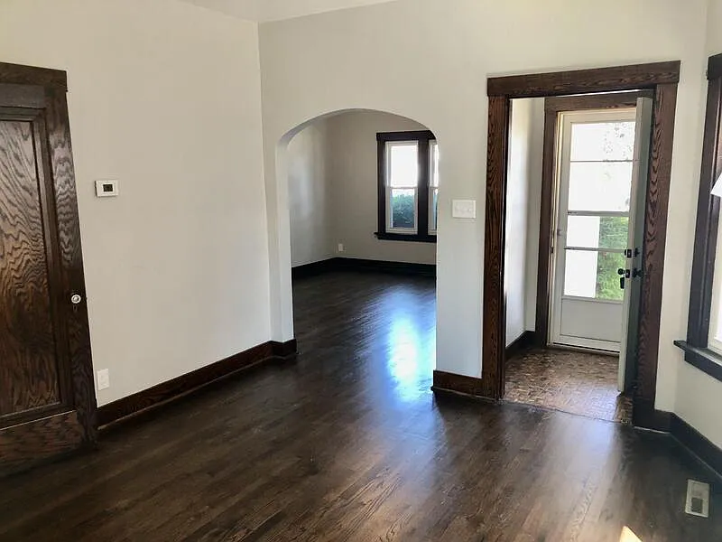 2 bed, 1.0 bath, $1,149 — Photo 2