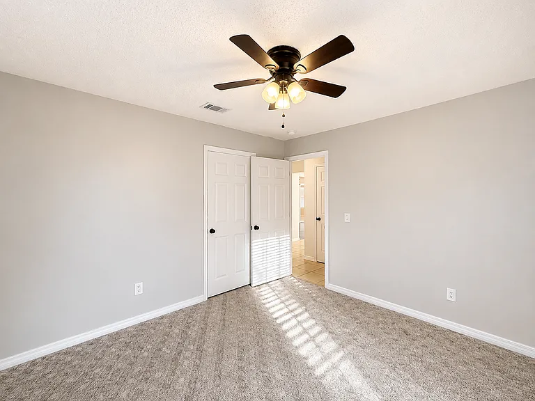 2722 Shalimar Dr — Photo 13