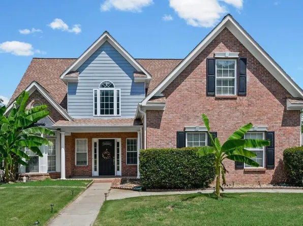 5605 Martin Grove Dr NW, Lilburn, GA 30047