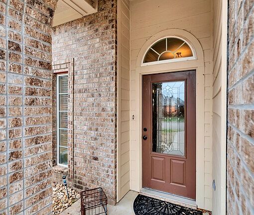 2nd image of 202 Arbor Dr