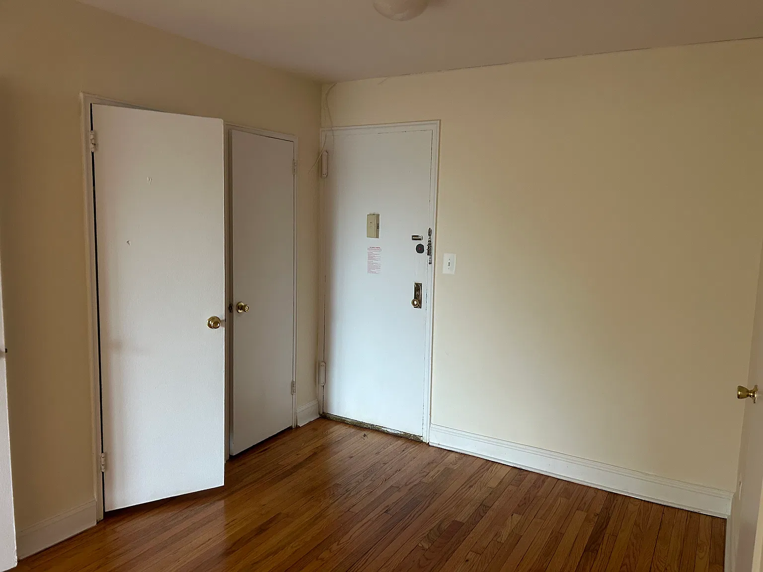 1 bed, 850 sqft, $2,400 — Photo 2
