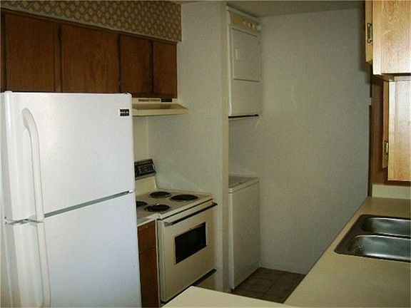 3rd image of 13480 S Thorntree Dr APT 410
