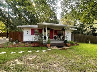 656 Pine Grove Ave, Grayson, GA 30017